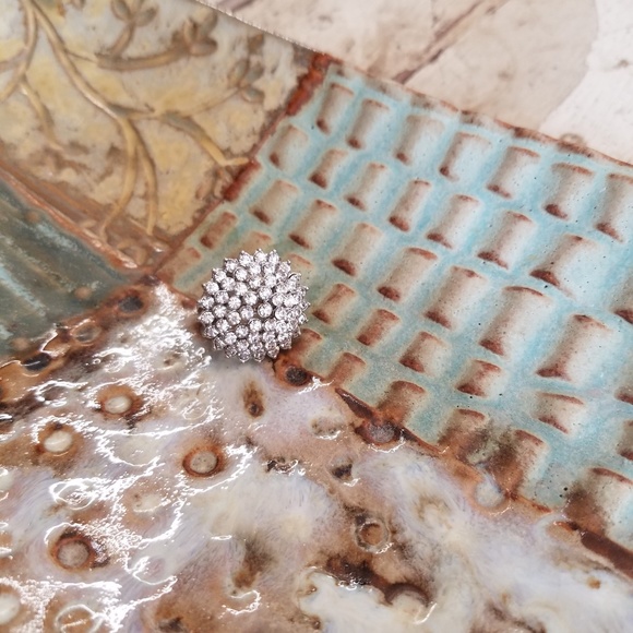 Diamond Rhinestone Statement Ring - Picture 6 of 8